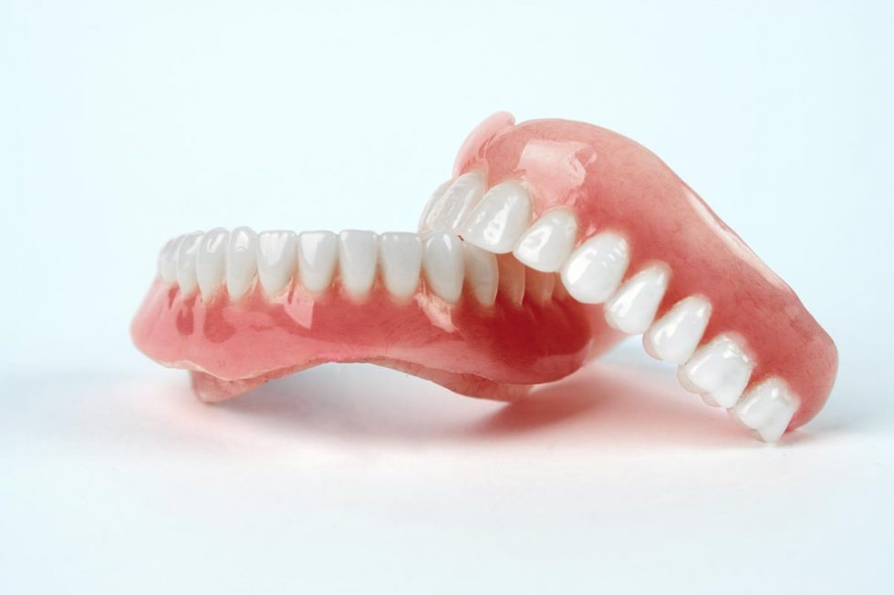 Protesis Dental Removible Sin Ganchos Prótesis fija y removible - Dental Avenida